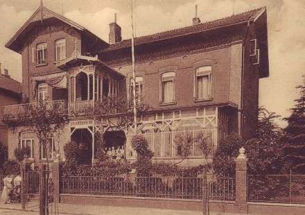 BAU.DE / BAU-Forum: 1. Bild zu Frage "Alte Klinkerfassade sanieren: Kosten, D&auml;mmung & originale Optik (1891-1960)?" im BAU-Forum "Architekt / Architektur"