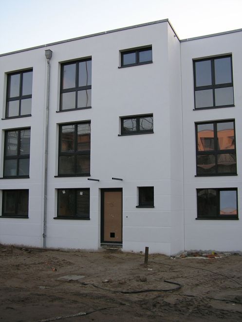 BAU.DE / BAU-Forum: 1. Bild zu Frage "Vorbaurollladen - welche Kastenfarbe?" im BAU-Forum "Architekt / Architektur" BAU.DE / BAU-Forum: 1. Bild zu Frage "Vorbaurollladen - welche Kastenfarbe?" im BAU-Forum "Architekt / Architektur"