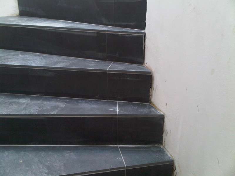 BAU.DE / BAU-Forum: 3. Bild zu Frage "Fliesen verlegen auf gewendelter Treppe: Kosten, Material & Anleitung?" im BAU-Forum "Ausbauarbeiten" BAU.DE / BAU-Forum: 3. Bild zu Frage "Fliesen verlegen auf gewendelter Treppe: Kosten, Material & Anleitung?" im BAU-Forum "Ausbauarbeiten"