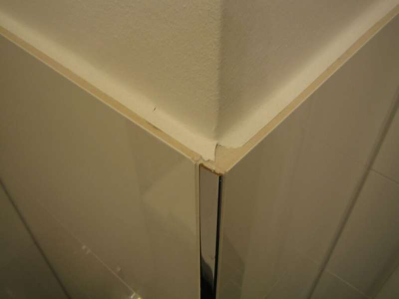 BAU.DE / BAU-Forum: 2. Bild zu Frage "nachtr&auml;glicher Fliesenabschluss" im BAU-Forum "Ausbauarbeiten"