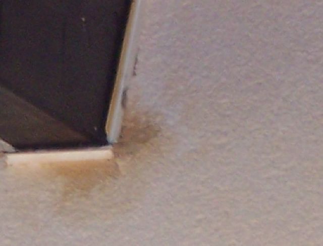 BAU.DE / BAU-Forum: 1. Bild zu Antwort "WDVS Kondensat: Undichte Fu&szlig;pfette &ndash; Fotos & Skizze" auf die Frage "WDVS: Kondenswasser an Sparren & Schalung &ndash; Ursachen, Folgen & Sanierung?" im BAU-Forum "Au&szlig;enw&auml;nde und Fassaden"