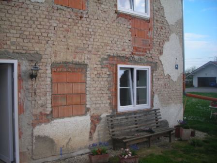 BAU.DE / BAU-Forum: 1. Bild zu Frage "Vollw&auml;rmeschutz Altbau: Unebene W&auml;nde, Ziegelbau &ndash; Kosten, Aufbau & Sanierung?" im BAU-Forum "Au&szlig;enw&auml;nde und Fassaden"