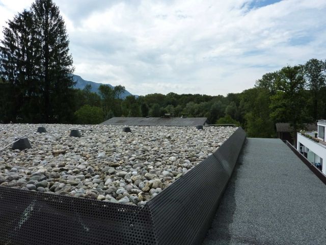 BAU.DE / BAU-Forum: 5. Bild zu Antwort "Schimmel am Vordach: Fotos & Details zum Wandaufbau" auf die Frage "Vollw&auml;rmeschutz & Schimmel am Vordach: Ursachen, Risiken & Sanierung?" im BAU-Forum "Au&szlig;enw&auml;nde und Fassaden"