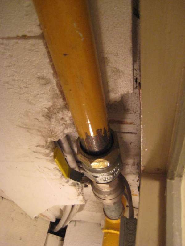 BAU.DE / BAU-Forum: 1. Bild zu Antwort "Polystyrol Baustoffklasse: B1 oder B3 &ndash; Offen?" auf die Frage "Polystyrol als Brandbeschleuniger im Wohnbau: Was tun bei Unt&auml;tigkeit der Bauaufsicht?" im BAU-Forum "Au&szlig;enw&auml;nde und Fassaden"