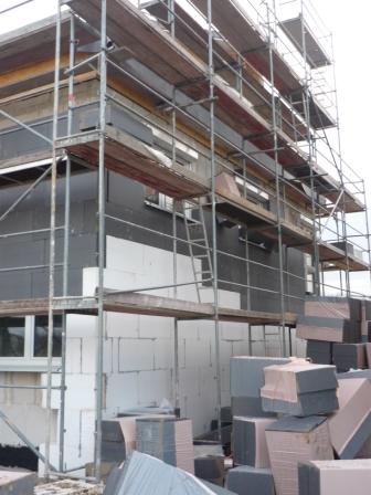 BAU.DE / BAU-Forum: 1. Bild zu Antwort "Sockeldämmplatten-Problem: Bild & Zweifel an Bescheinigung" auf die Frage "Fassadendämmung mit Sockeldämmplatten: Risiken, Unterschiede & Folgen für Passivhaus?" im BAU-Forum "Außenwände und Fassaden" BAU.DE / BAU-Forum: 1. Bild zu Antwort "Sockeldämmplatten-Problem: Bild & Zweifel an Bescheinigung" auf die Frage "Fassadendämmung mit Sockeldämmplatten: Risiken, Unterschiede & Folgen für Passivhaus?" im BAU-Forum "Außenwände und Fassaden"