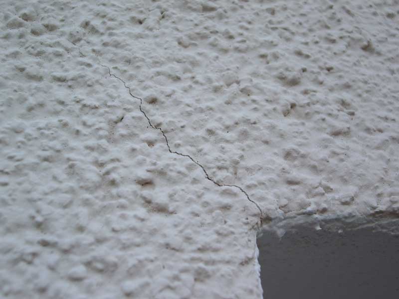 BAU.DE / BAU-Forum: 2. Bild zu Antwort "Bilder-Upload: WDVS Fassade &ndash; Zweiter Versuch" auf die Frage "WDVS Fassade: Risse, Wellen & Schatten &ndash; Baum&auml;ngel erkennen? Kosten f&uuml;r Sanierung?" im BAU-Forum "Au&szlig;enw&auml;nde und Fassaden"