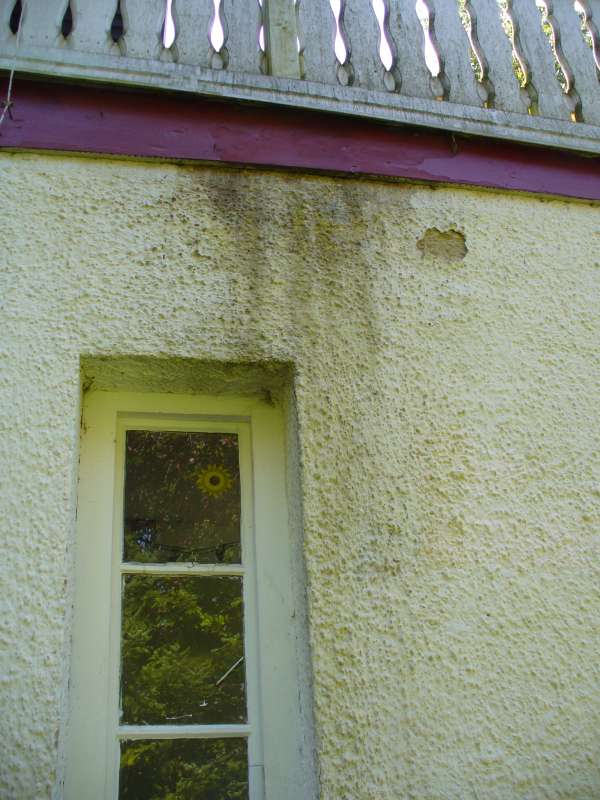 BAU.DE / BAU-Forum: 3. Bild zu Frage "Alten Putz ausbessern: Anleitung, Kosten & geeignete Fassadenfarbe für Wetterseite?" im BAU-Forum "Außenwände und Fassaden" BAU.DE / BAU-Forum: 3. Bild zu Frage "Alten Putz ausbessern: Anleitung, Kosten & geeignete Fassadenfarbe für Wetterseite?" im BAU-Forum "Außenwände und Fassaden"