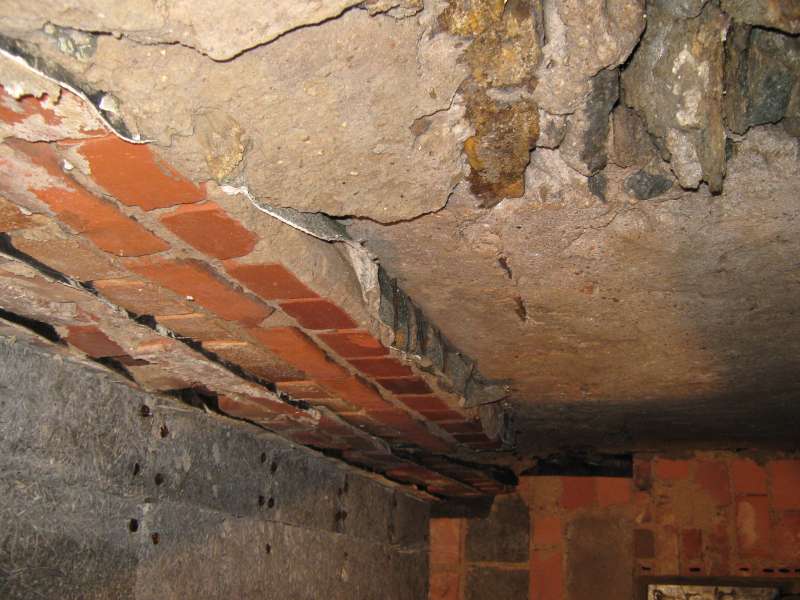 BAU.DE / BAU-Forum: 1. Bild zu Frage "Feuchte Stadtmauer abdichten: Innendichtung mit Dichtschl&auml;mme? Baurecht & Risiken" im BAU-Forum "Au&szlig;enw&auml;nde und Fassaden"