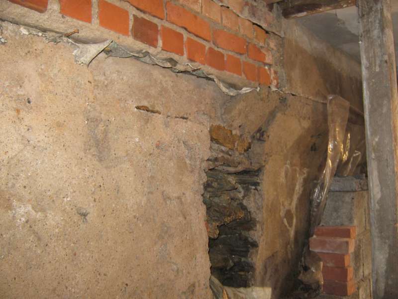 BAU.DE / BAU-Forum: 2. Bild zu Frage "Feuchte Stadtmauer abdichten: Innendichtung mit Dichtschl&auml;mme? Baurecht & Risiken" im BAU-Forum "Au&szlig;enw&auml;nde und Fassaden"