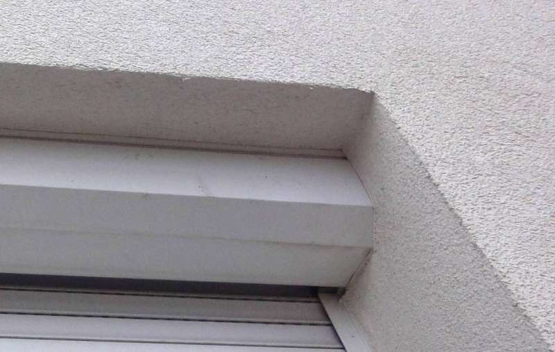 BAU.DE / BAU-Forum: 2. Bild zu Frage "Rollladenkasten nachtr&auml;glich ged&auml;mmt: Revisionsdeckel seitlich verputzt &ndash; Folgen & L&ouml;sungen?" im BAU-Forum "Au&szlig;enw&auml;nde und Fassaden"