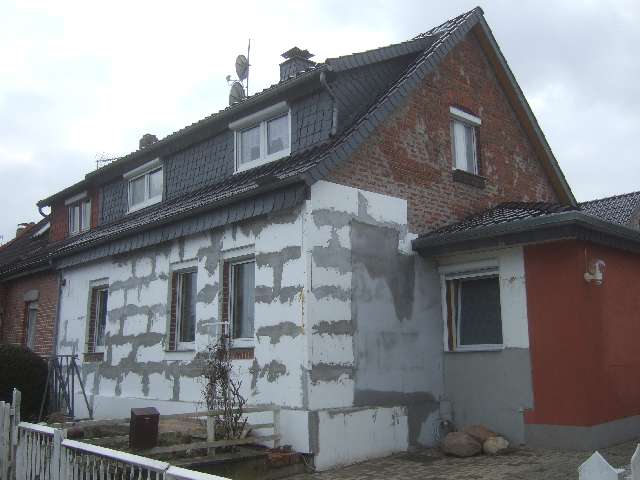 BAU.DE / BAU-Forum: 1. Bild zu Antwort "WDVS-Dämmstoffdicken: Zerstörung der Bausubstanz im Altbau?" auf die Frage "Fenstererneuerung Altbau: WDVS sinnvoll? Fassadenänderung, Kosten & Wandaufbau prüfen!" im BAU-Forum "Außenwände und Fassaden" BAU.DE / BAU-Forum: 1. Bild zu Antwort "WDVS-Dämmstoffdicken: Zerstörung der Bausubstanz im Altbau?" auf die Frage "Fenstererneuerung Altbau: WDVS sinnvoll? Fassadenänderung, Kosten & Wandaufbau prüfen!" im BAU-Forum "Außenwände und Fassaden"