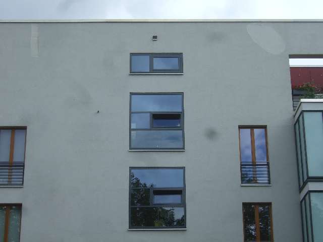 BAU.DE / BAU-Forum: 1. Bild zu Antwort "Fassadend&auml;mmung: 10 cm D&auml;mmung ausreichend? EnEV-Anforderungen!" auf die Frage "Fassadend&auml;mmung Doppelhaush&auml;lfte: Nachbar stimmt nicht zu &ndash; Was tun? Rechte & Pflichten?" im BAU-Forum "Au&szlig;enw&auml;nde und Fassaden"