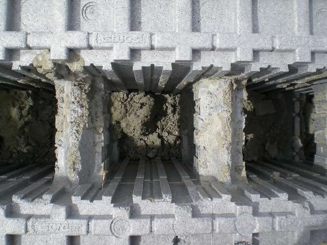 BAU.DE / BAU-Forum: 5. Bild zu Antwort "Isorast Risse: Einschätzung Bausachverständiger" auf die Frage "Isorast Risse in Betonwand: Ursachen, Risiken & Sanierungskosten?" im BAU-Forum "Außenwände und Fassaden" BAU.DE / BAU-Forum: 5. Bild zu Antwort "Isorast Risse: Einschätzung Bausachverständiger" auf die Frage "Isorast Risse in Betonwand: Ursachen, Risiken & Sanierungskosten?" im BAU-Forum "Außenwände und Fassaden"