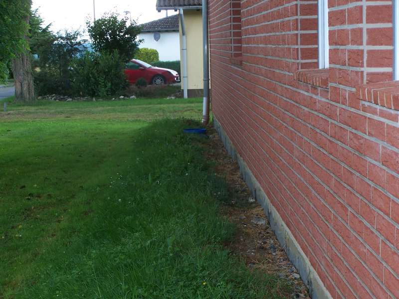 BAU.DE / BAU-Forum: 1. Bild zu Frage "Bodenplatte nachträglich dämmen & abdichten: Kosten, Materialien, Vorgehen für WDVS?" im BAU-Forum "Außenwände und Fassaden" BAU.DE / BAU-Forum: 1. Bild zu Frage "Bodenplatte nachträglich dämmen & abdichten: Kosten, Materialien, Vorgehen für WDVS?" im BAU-Forum "Außenwände und Fassaden"