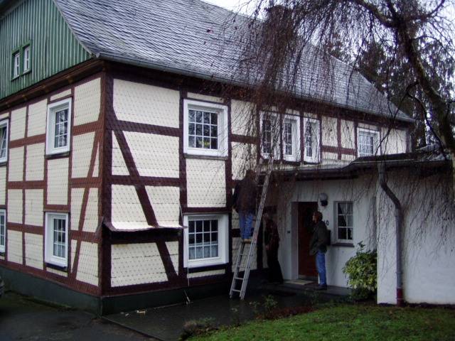 BAU.DE / BAU-Forum: 1. Bild zu Antwort "Fachwerk-Sanierung: Taupunkt-Risiko bei Fassadenbekleidung!" auf die Frage "Fachwerkfassade dämmen: Taupunkt, Hinterlüftung & Risiken bei Mineralwolle?" im BAU-Forum "Außenwände und Fassaden" BAU.DE / BAU-Forum: 1. Bild zu Antwort "Fachwerk-Sanierung: Taupunkt-Risiko bei Fassadenbekleidung!" auf die Frage "Fachwerkfassade dämmen: Taupunkt, Hinterlüftung & Risiken bei Mineralwolle?" im BAU-Forum "Außenwände und Fassaden"