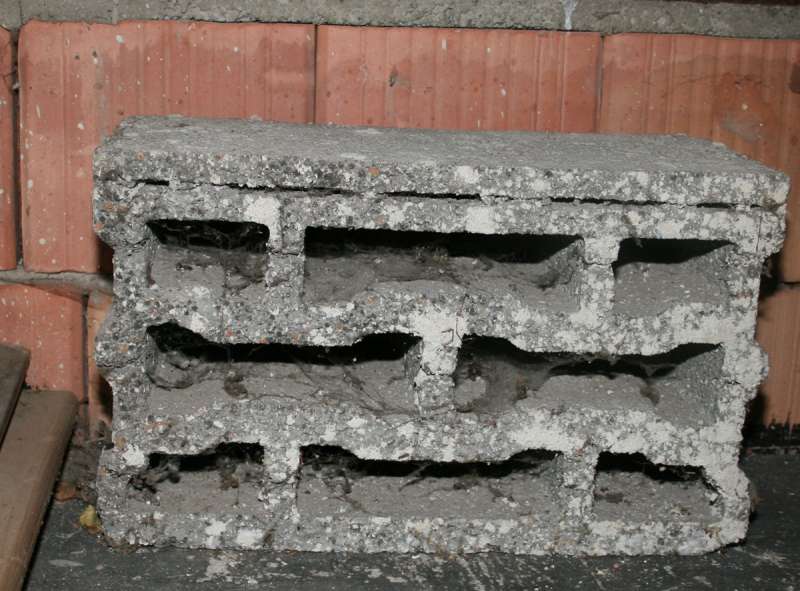 BAU.DE / BAU-Forum: 1. Bild zu Frage "Lokalor Ziegel identifizieren: Eigenschaften, Alternativen & Verf&uuml;gbarkeit?" im BAU-Forum "Au&szlig;enw&auml;nde und Fassaden"