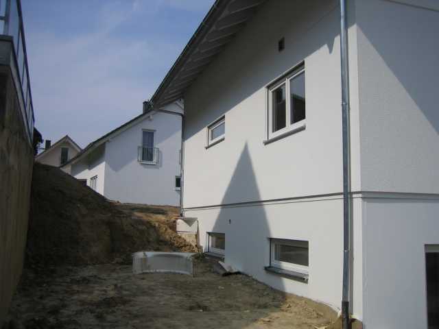 BAU.DE / BAU-Forum: 1. Bild zu Frage "Kellerfassade verschönern: Ideen, Kosten & Materialien für Fertigkeller?" im BAU-Forum "Außenwände und Fassaden" BAU.DE / BAU-Forum: 1. Bild zu Frage "Kellerfassade verschönern: Ideen, Kosten & Materialien für Fertigkeller?" im BAU-Forum "Außenwände und Fassaden"