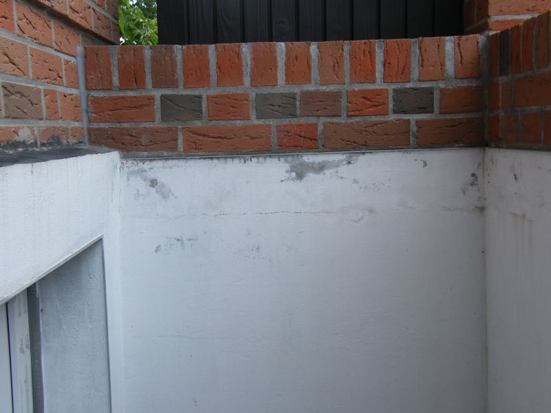 BAU.DE / BAU-Forum: 2. Bild zu Frage "Rissbildung im Au&szlig;enputz: Ursachen, Sanierung & Risiken &uuml;ber Horizontalsperre?" im BAU-Forum "Au&szlig;enw&auml;nde und Fassaden"