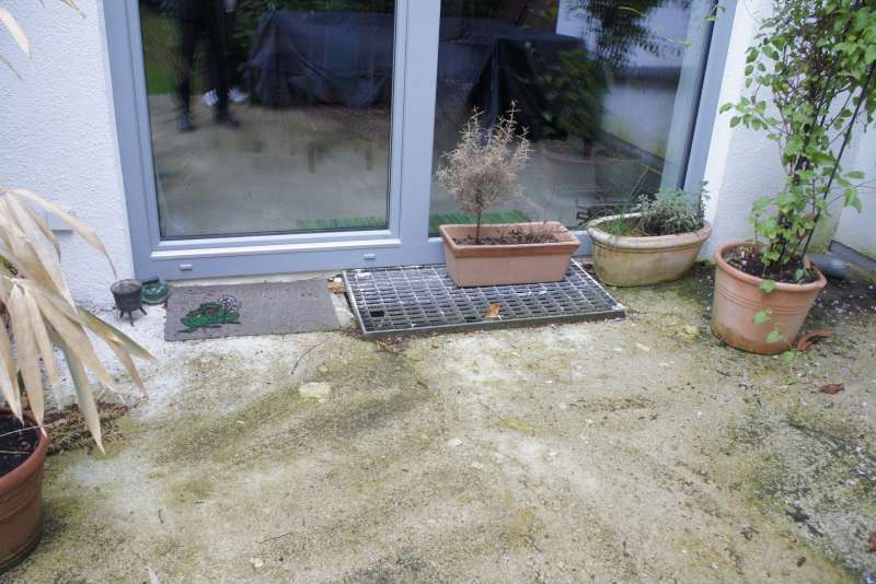 BAU.DE / BAU-Forum: 2. Bild zu Frage "Terrassent&uuml;r Abdichtung an Betonplatte: Material, Aufbau & Kosten f&uuml;r Drainage?" im BAU-Forum "Au&szlig;enw&auml;nde und Fassaden"