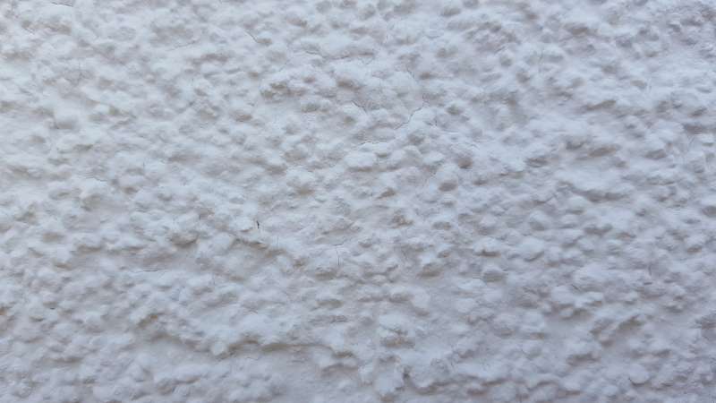 BAU.DE / BAU-Forum: 1. Bild zu Frage "Frischer Fassadenputz an WDVS rissig" im BAU-Forum "Au&szlig;enw&auml;nde und Fassaden"