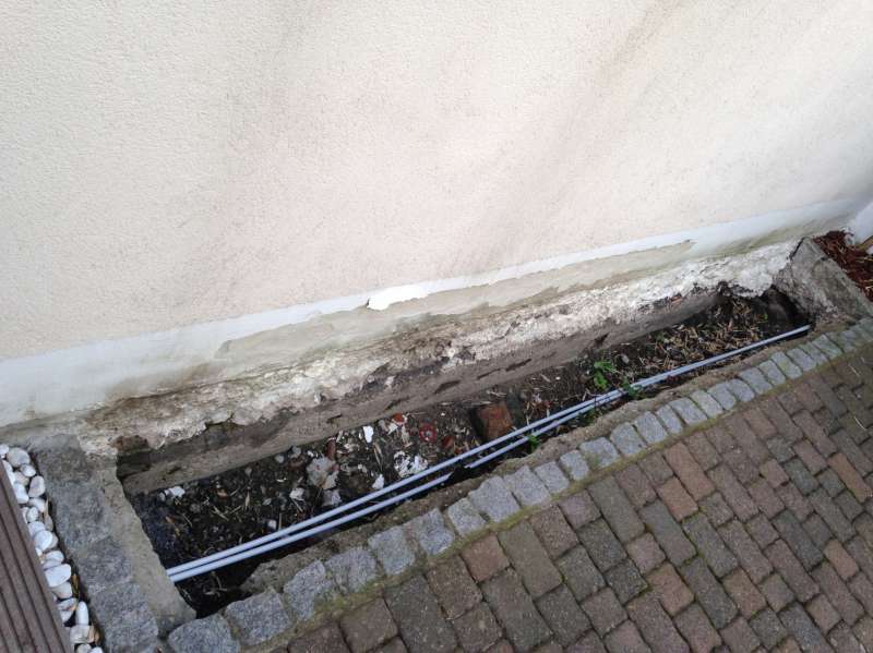 BAU.DE / BAU-Forum: 4. Bild zu Frage "Verputzte Au&szlig;enwand br&uuml;chig (ehemals Innenwand Garage)" im BAU-Forum "Au&szlig;enw&auml;nde und Fassaden"