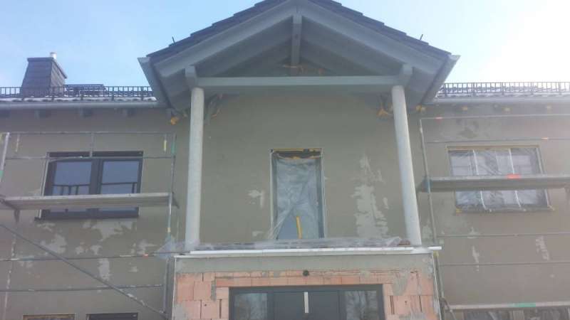 BAU.DE / BAU-Forum: 1. Bild zu Frage "K&auml;ltebr&uuml;cke durch Betrons&auml;ulen auf Anbau" im BAU-Forum "Au&szlig;enw&auml;nde und Fassaden"