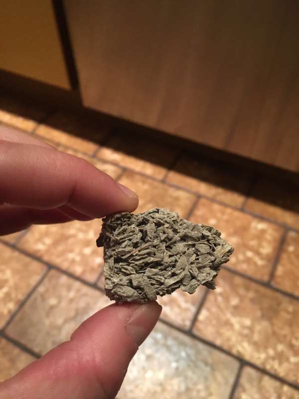 BAU.DE / BAU-Forum: 3. Bild zu Antwort "Antwort zum unbekannten Material: Neue Fotos" auf die Frage "Was ist das? Ursachenforschung & erste Schritte zur Problemlösung" im BAU-Forum "Außenwände und Fassaden" BAU.DE / BAU-Forum: 3. Bild zu Antwort "Antwort zum unbekannten Material: Neue Fotos" auf die Frage "Was ist das? Ursachenforschung & erste Schritte zur Problemlösung" im BAU-Forum "Außenwände und Fassaden"