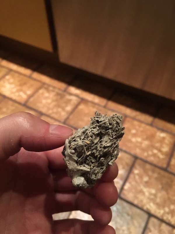 BAU.DE / BAU-Forum: 4. Bild zu Antwort "Antwort zum unbekannten Material: Neue Fotos" auf die Frage "Was ist das? Ursachenforschung & erste Schritte zur Problemlösung" im BAU-Forum "Außenwände und Fassaden" BAU.DE / BAU-Forum: 4. Bild zu Antwort "Antwort zum unbekannten Material: Neue Fotos" auf die Frage "Was ist das? Ursachenforschung & erste Schritte zur Problemlösung" im BAU-Forum "Außenwände und Fassaden"