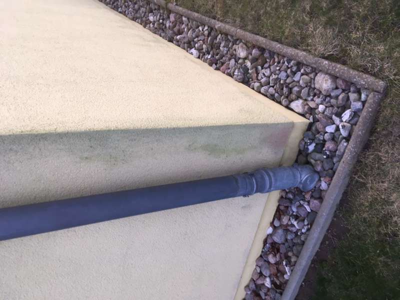 BAU.DE / BAU-Forum: 3. Bild zu Frage "Ablagerung im Putz, pr&ouml;selnder Putz oberhalb Sockel &nbsp;-&nbsp; Beratung Hauskauf" im BAU-Forum "Au&szlig;enw&auml;nde und Fassaden"