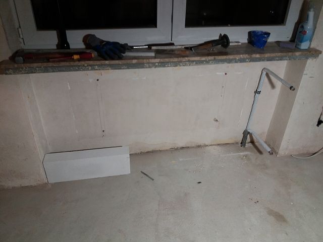 BAU.DE / BAU-Forum: 1. Bild zu Frage "Heizungsnische schlie&szlig;en" im BAU-Forum "Au&szlig;enw&auml;nde und Fassaden"