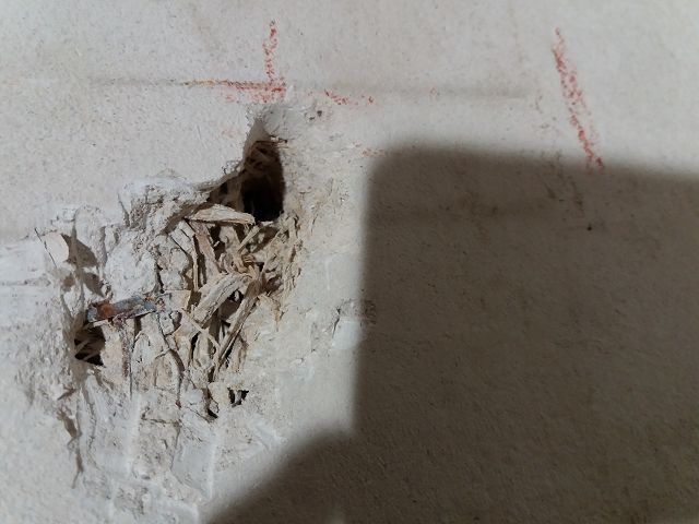 BAU.DE / BAU-Forum: 3. Bild zu Frage "Heizungsnische schlie&szlig;en" im BAU-Forum "Au&szlig;enw&auml;nde und Fassaden"