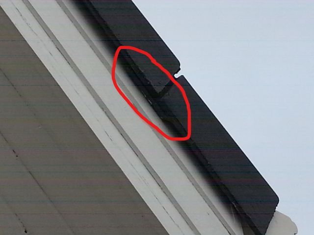 BAU.DE / BAU-Forum: 1. Bild zu Frage "Giebelseitigen Gesimskasten mit Schiefer verblenden" im BAU-Forum "Au&szlig;enw&auml;nde und Fassaden"