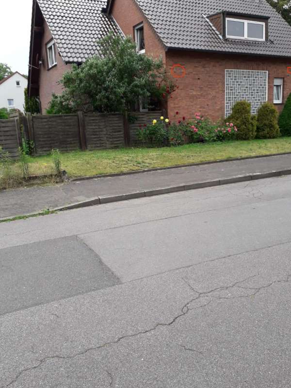 BAU.DE / BAU-Forum: 1. Bild zu Frage "Riss in Klinkerfassade &nbsp;-&nbsp; Schlimm?" im BAU-Forum "Au&szlig;enw&auml;nde und Fassaden"