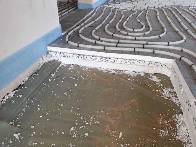 BAU.DE / BAU-Forum: 3. Bild zu Antwort "Hallo, und vielen Dank schon mal f&uuml;r..." auf die Frage "Sockelabdichtung: Horizontale Abdichtung anschlie&szlig;en &ndash; korrekte Ausf&uuml;hrung & Kosten?" im BAU-Forum "Au&szlig;enw&auml;nde und Fassaden"