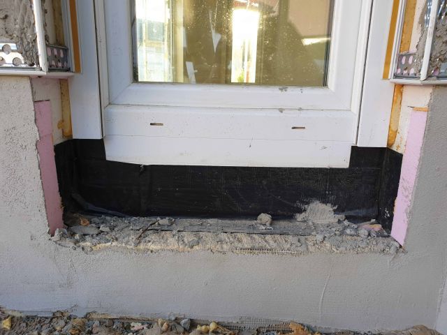 BAU.DE / BAU-Forum: 5. Bild zu Antwort "Hallo, und vielen Dank schon mal f&uuml;r..." auf die Frage "Sockelabdichtung: Horizontale Abdichtung anschlie&szlig;en &ndash; korrekte Ausf&uuml;hrung & Kosten?" im BAU-Forum "Au&szlig;enw&auml;nde und Fassaden"