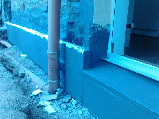 BAU.DE / BAU-Forum: 1. Bild zu Antwort "Guck mal hier!" auf die Frage "Sockelabdichtung: Horizontale Abdichtung anschlie&szlig;en &ndash; korrekte Ausf&uuml;hrung & Kosten?" im BAU-Forum "Au&szlig;enw&auml;nde und Fassaden"