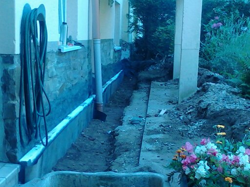 BAU.DE / BAU-Forum: 3. Bild zu Antwort "Guck mal hier!" auf die Frage "Sockelabdichtung: Horizontale Abdichtung anschlie&szlig;en &ndash; korrekte Ausf&uuml;hrung & Kosten?" im BAU-Forum "Au&szlig;enw&auml;nde und Fassaden"