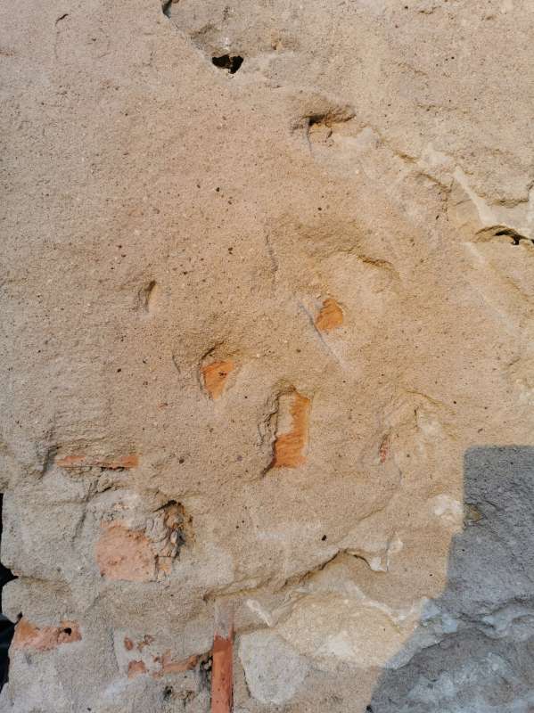 BAU.DE / BAU-Forum: 4. Bild zu Frage "Abtragen von altem Putz" im BAU-Forum "Au&szlig;enw&auml;nde und Fassaden"