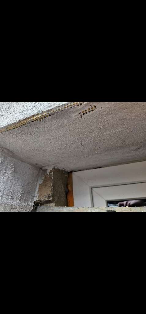 BAU.DE / BAU-Forum: 1. Bild zu Antwort "Anbei noch Fotos" auf die Frage "WDVS Ausführung prüfen: Lichtschacht-Anschluss, Perimeterdämmung & Risiken?" im BAU-Forum "Außenwände und Fassaden" BAU.DE / BAU-Forum: 1. Bild zu Antwort "Anbei noch Fotos" auf die Frage "WDVS Ausführung prüfen: Lichtschacht-Anschluss, Perimeterdämmung & Risiken?" im BAU-Forum "Außenwände und Fassaden"