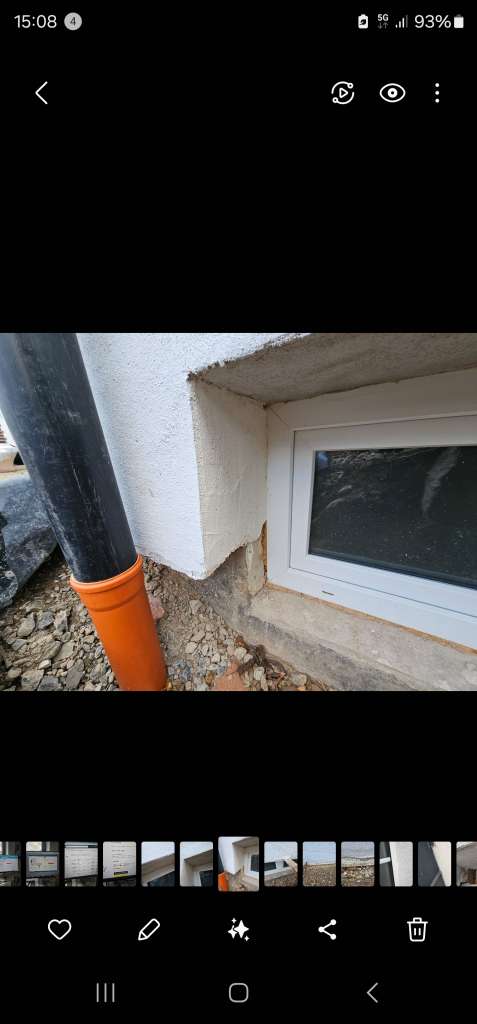 BAU.DE / BAU-Forum: 4. Bild zu Antwort "Anbei noch Fotos" auf die Frage "WDVS Ausführung prüfen: Lichtschacht-Anschluss, Perimeterdämmung & Risiken?" im BAU-Forum "Außenwände und Fassaden" BAU.DE / BAU-Forum: 4. Bild zu Antwort "Anbei noch Fotos" auf die Frage "WDVS Ausführung prüfen: Lichtschacht-Anschluss, Perimeterdämmung & Risiken?" im BAU-Forum "Außenwände und Fassaden"