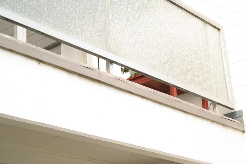 BAU.DE / BAU-Forum: 2. Bild zu Frage "Balkon renovieren - wie am Besten?" im BAU-Forum "Balkon und Terrasse" BAU.DE / BAU-Forum: 2. Bild zu Frage "Balkon renovieren - wie am Besten?" im BAU-Forum "Balkon und Terrasse"