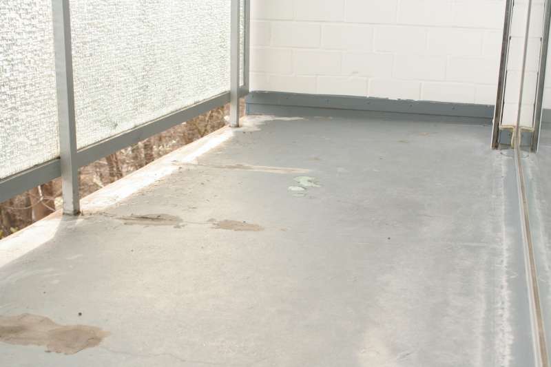 BAU.DE / BAU-Forum: 3. Bild zu Frage "Balkon renovieren - wie am Besten?" im BAU-Forum "Balkon und Terrasse" BAU.DE / BAU-Forum: 3. Bild zu Frage "Balkon renovieren - wie am Besten?" im BAU-Forum "Balkon und Terrasse"