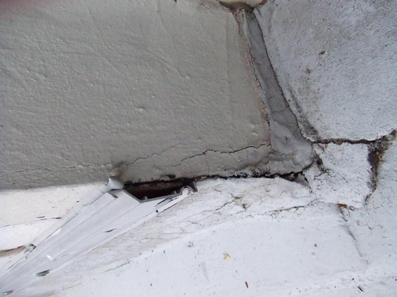 BAU.DE / BAU-Forum: 3. Bild zu Frage "Unterwohnter Balkon braucht neuen Boden &nbsp;-&nbsp; Wie abdichten?" im BAU-Forum "Balkon und Terrasse"