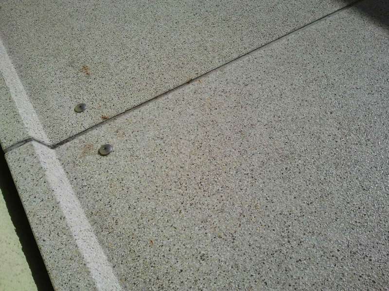 BAU.DE / BAU-Forum: 5. Bild zu Frage "Was habe ich f&uuml;r einen Balkonbodenbelag?" im BAU-Forum "Balkon und Terrasse"