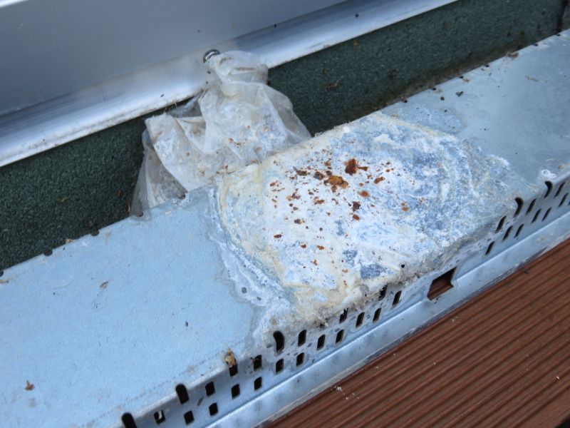 BAU.DE / BAU-Forum: 3. Bild zu Frage "Drainagerinnen vor Terrassenfenstern auf M&ouml;rtels&auml;cken" im BAU-Forum "Balkon und Terrasse"