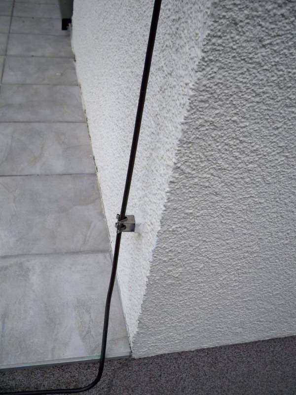 BAU.DE / BAU-Forum: 2. Bild zu Frage "alter Baufehler &nbsp;-&nbsp; Abdichtung zwischen Terrasse und Haus" im BAU-Forum "Balkon und Terrasse"