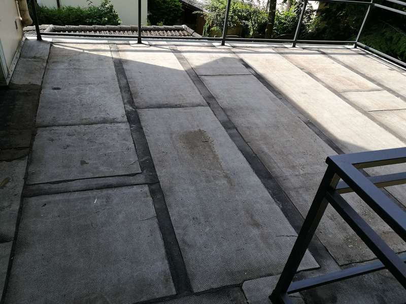 BAU.DE / BAU-Forum: 1. Bild zu Frage "Fragen zum Terrassenbelag (u.a. Entw&auml;sserungsrinne)" im BAU-Forum "Balkon und Terrasse"