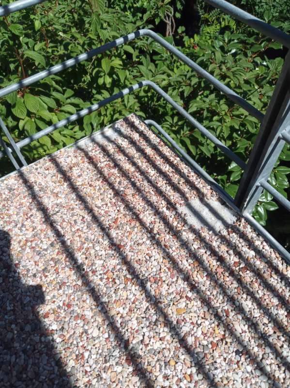 BAU.DE / BAU-Forum: 1. Bild zu Antwort "Nachtropfender Balkon" auf die Frage "Balkonsanierung: Staun&auml;sse & Nachtropfen nach Abdichtung &ndash; Ursachen & L&ouml;sungen?" im BAU-Forum "Balkon und Terrasse"