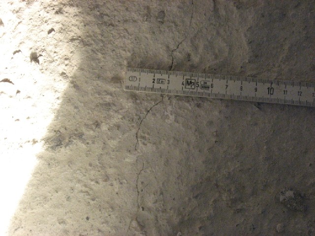 BAU.DE / BAU-Forum: 2. Bild zu Frage "Riss Betondecke" im BAU-Forum "Bauphysik"