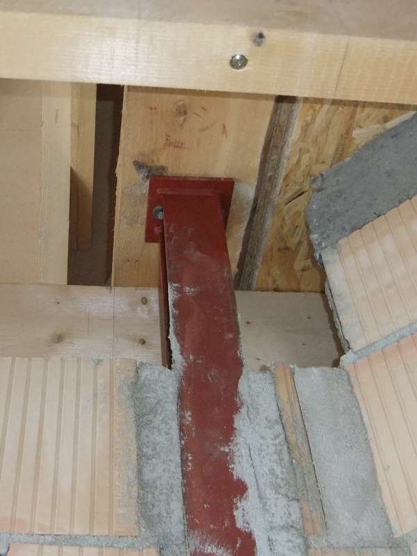 BAU.DE / BAU-Forum: 1. Bild zu Frage "Mittelpfette abst&uuml;tzen: Punktlast, Knicksicherheit & Statik der Metallst&uuml;tze?" im BAU-Forum "Bauphysik"